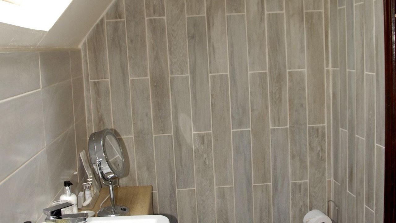 Photo of Bathroom in Hailsham