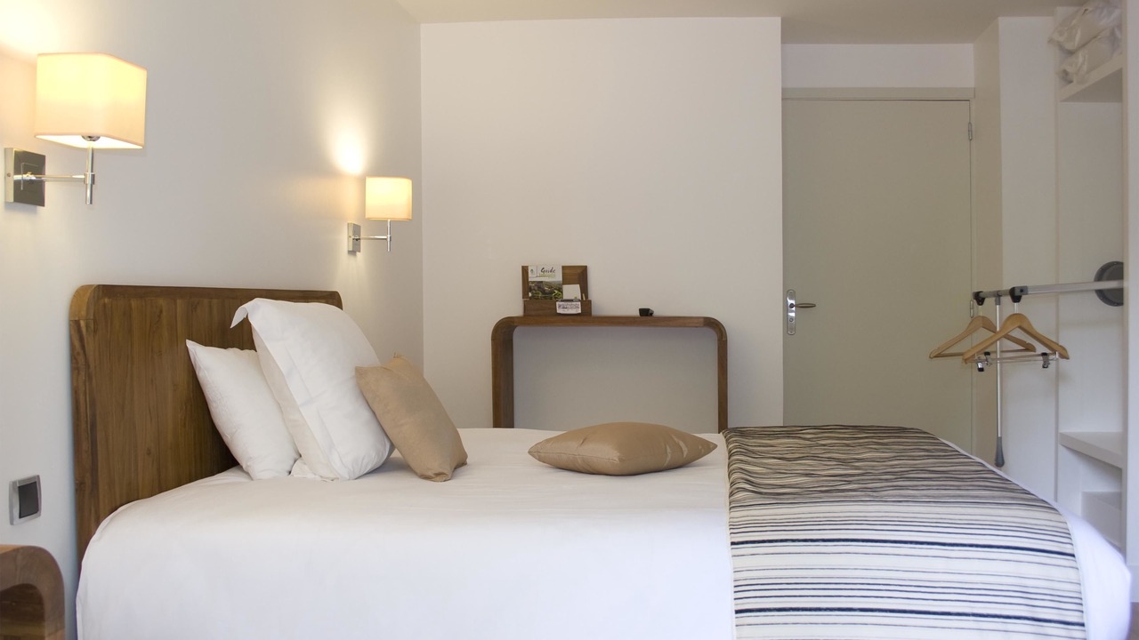 Photo of Bedroom in Saint-Lambert