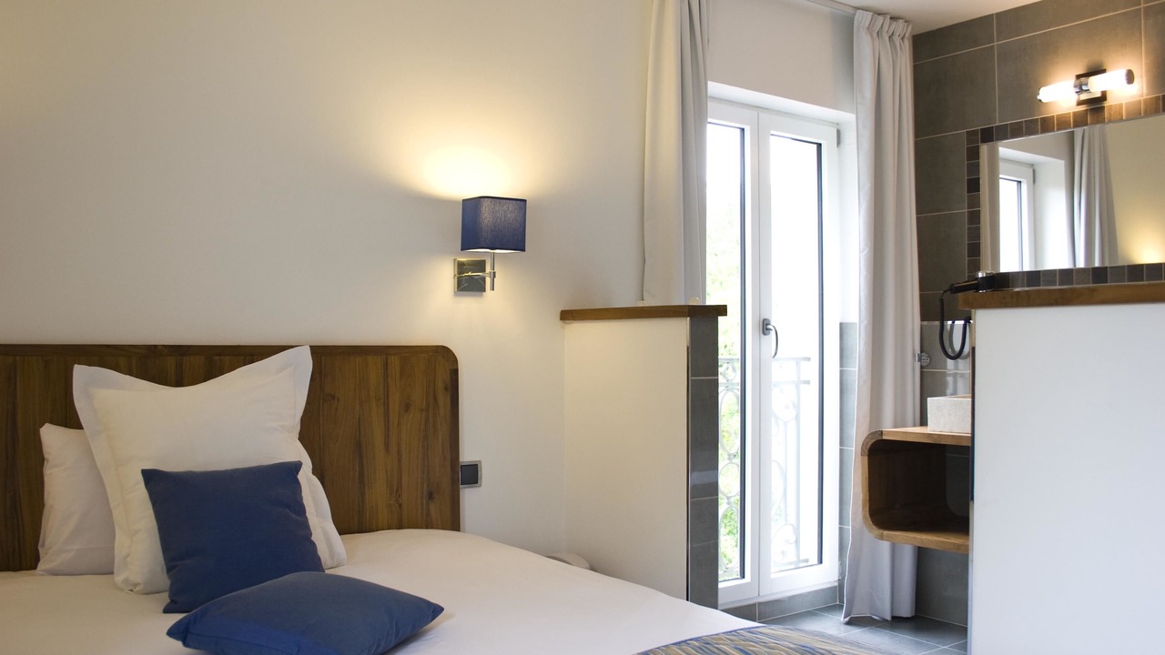 Photo of Bedroom in Saint-Lambert