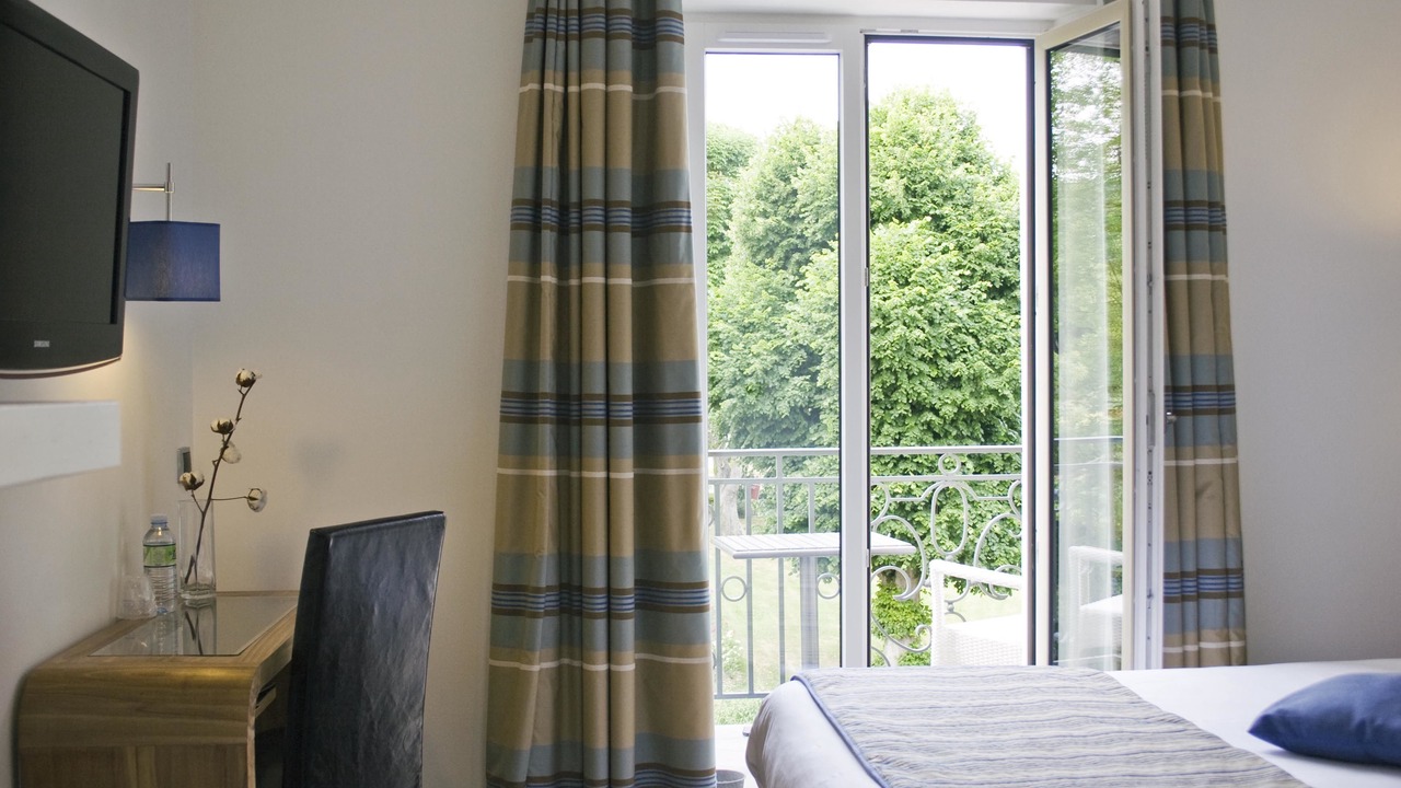 Photo of Bedroom in Saint-Lambert