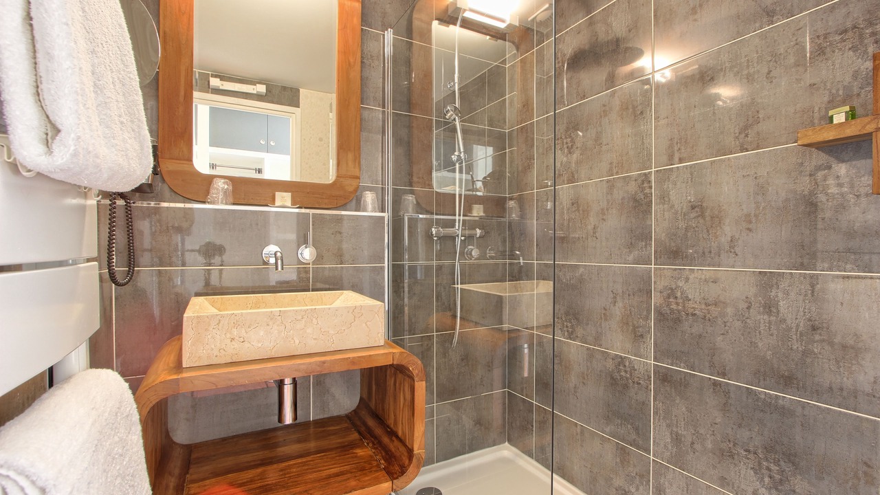 Photo of Bathroom in Saint-Lambert