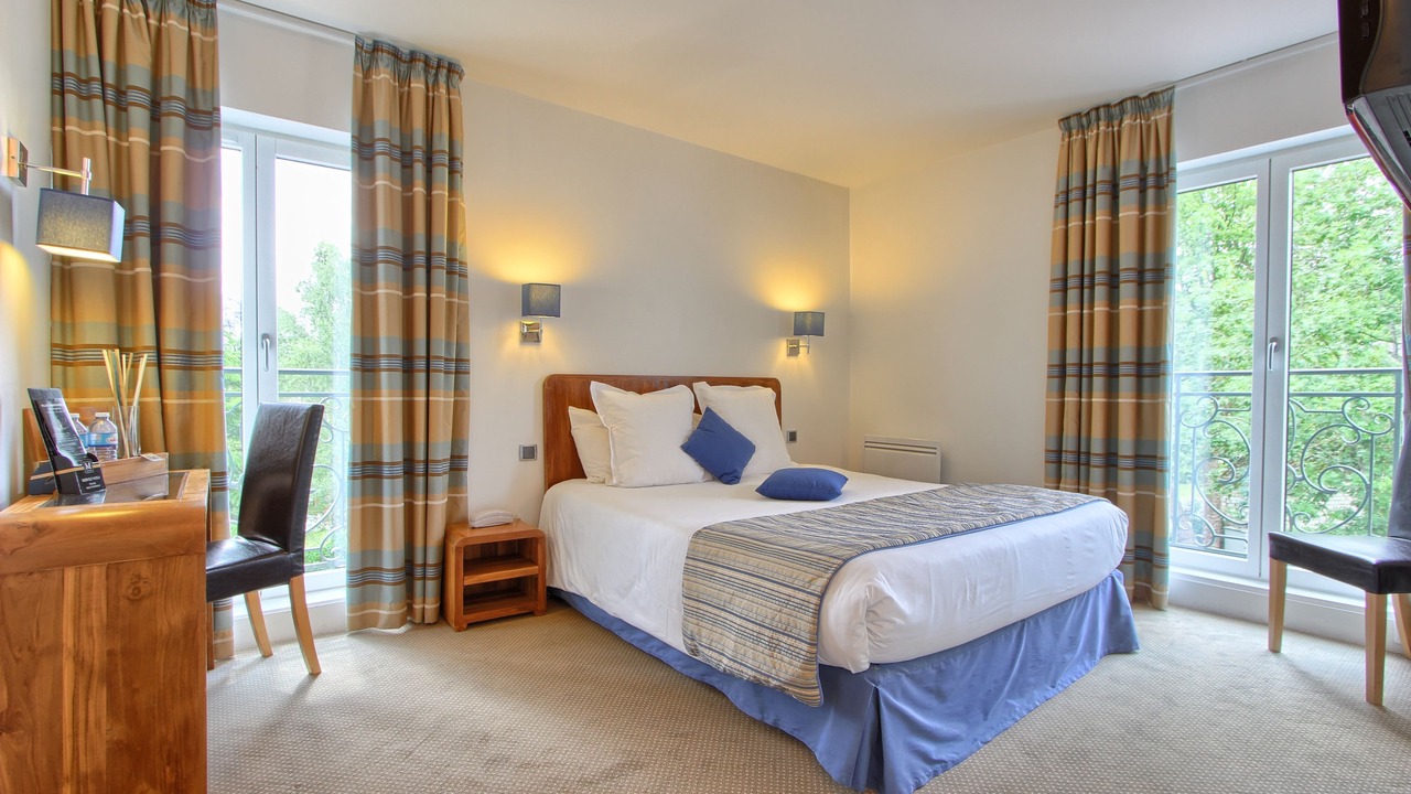 Photo of Bedroom in Saint-Lambert