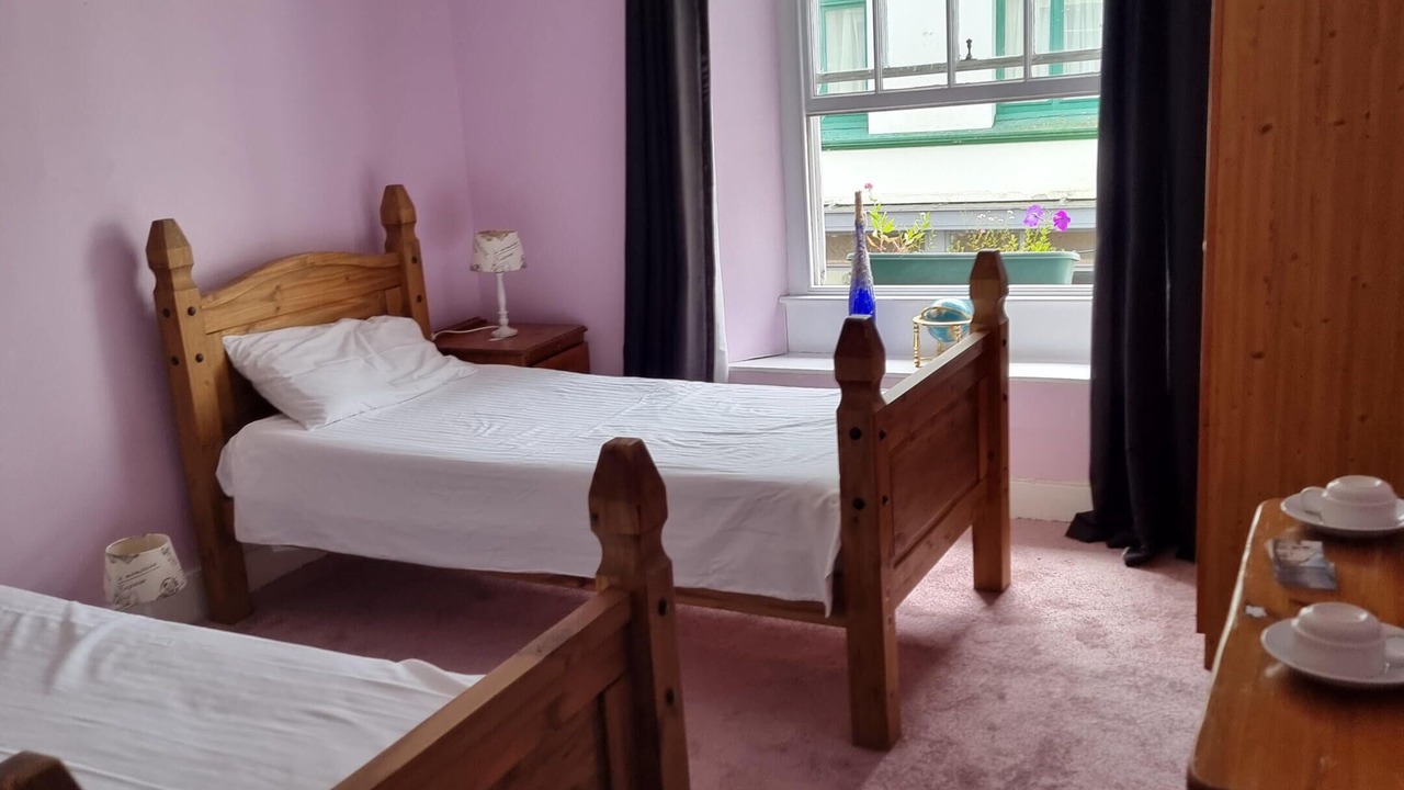 Photo of Bathroom in Lostwithiel