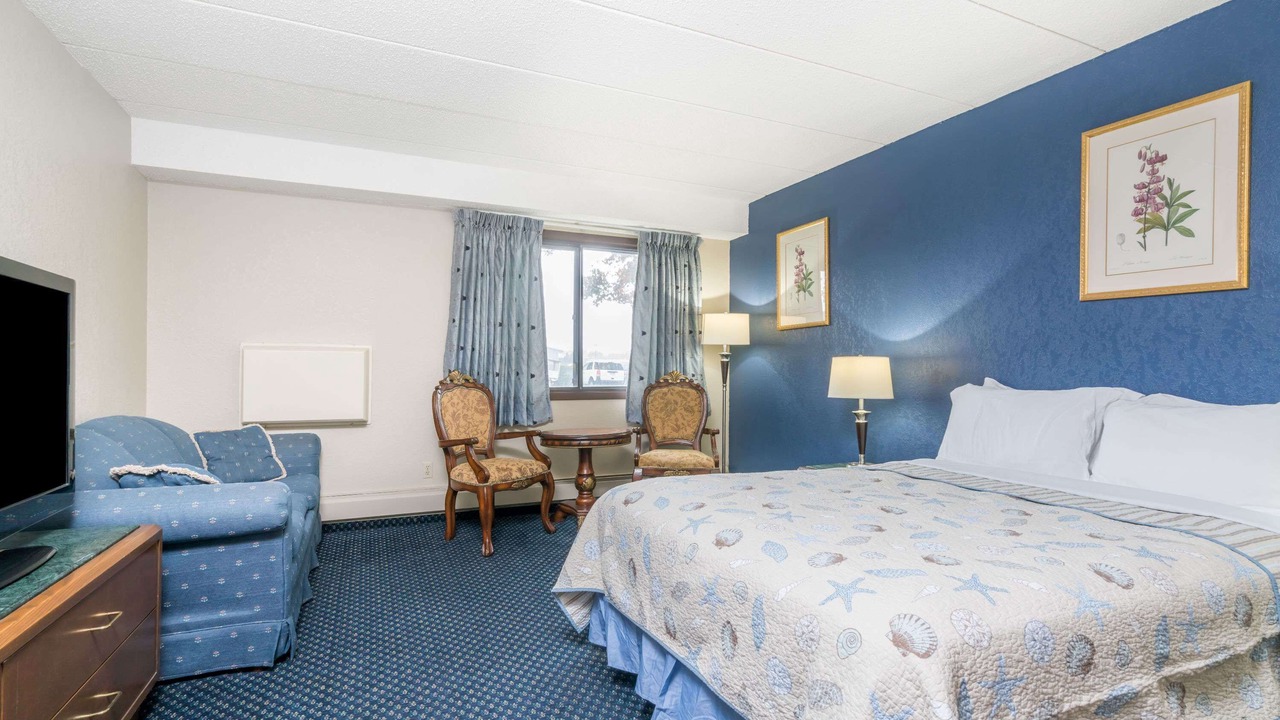 Photo of Bedroom in Litchfield