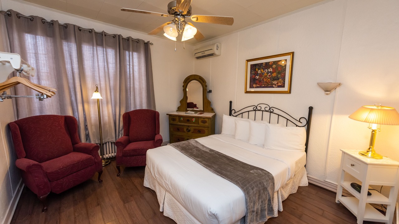 Photo of Bedroom in Baie-St-Paul