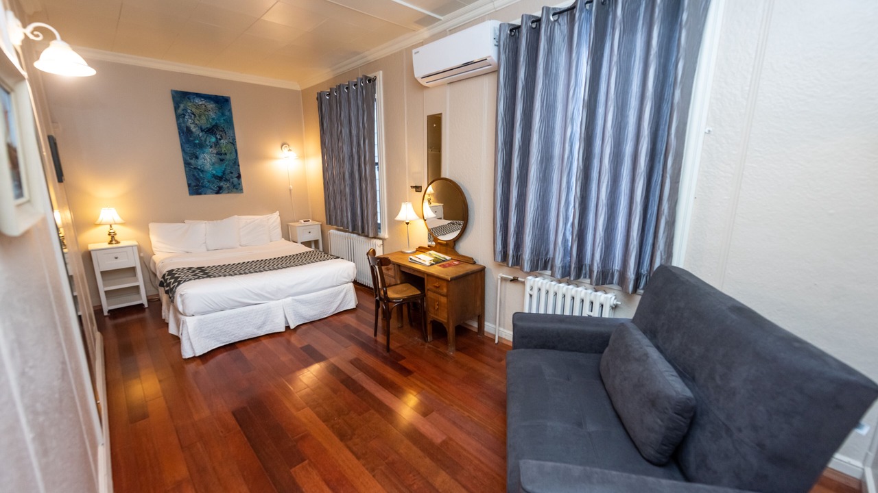 Photo of Bedroom in Baie-St-Paul