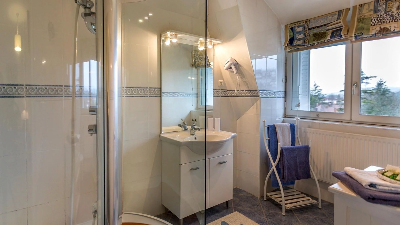 Photo of Bathroom in Meyssac