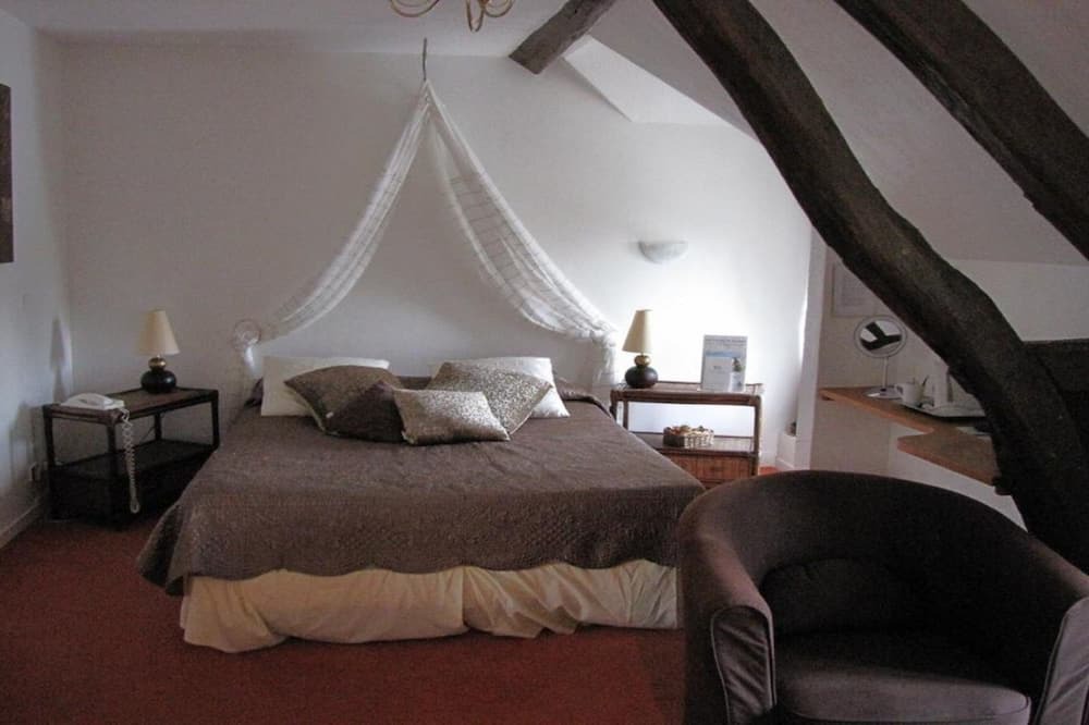 Photo of Bedroom in Neufchatel-en-Saosnois