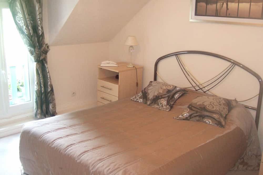 Photo of Bedroom in Neufchatel-en-Saosnois