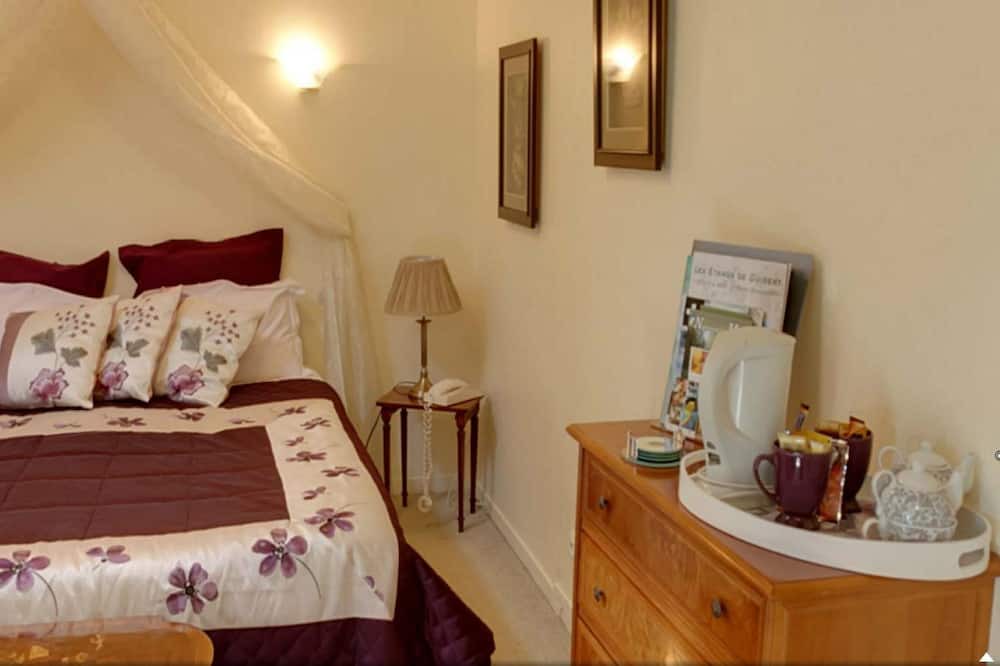 Photo of Bedroom in Neufchatel-en-Saosnois