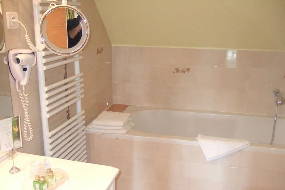 Photo of Bathroom in Neufchatel-en-Saosnois