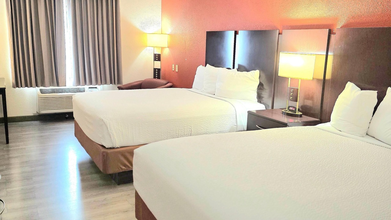 Photo of Bedroom in Hewitt