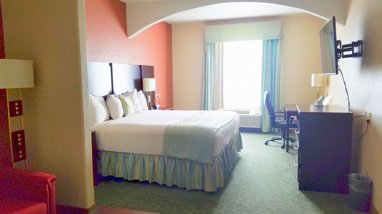 Photo of Bedroom in Hewitt