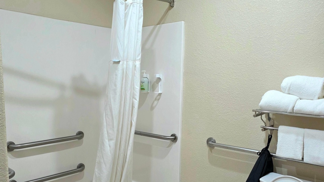 Photo of Bathroom in Hewitt