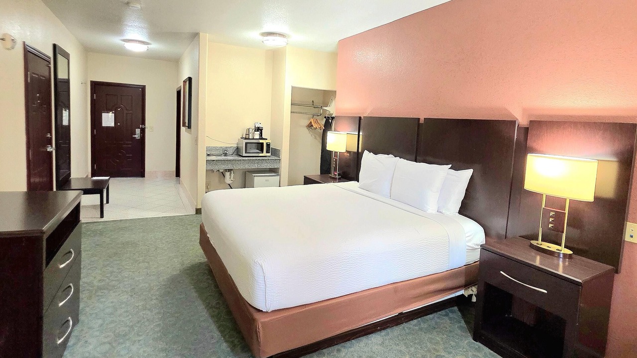 Photo of Bedroom in Hewitt