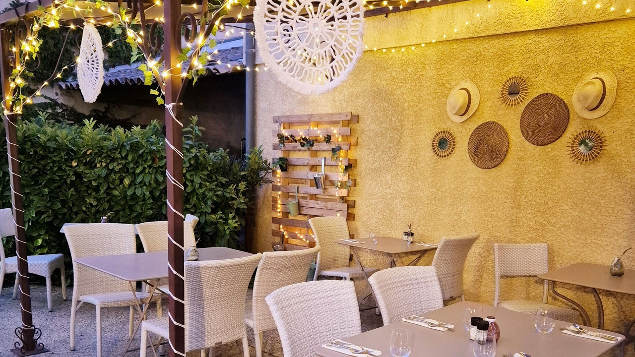 Photo of Patio Balcony in Chateauneuf-du-Rhone