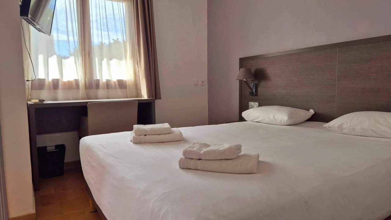 Photo of Bedroom in Chateauneuf-du-Rhone