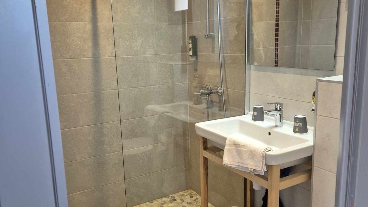 Photo of Bathroom in Chateauneuf-du-Rhone