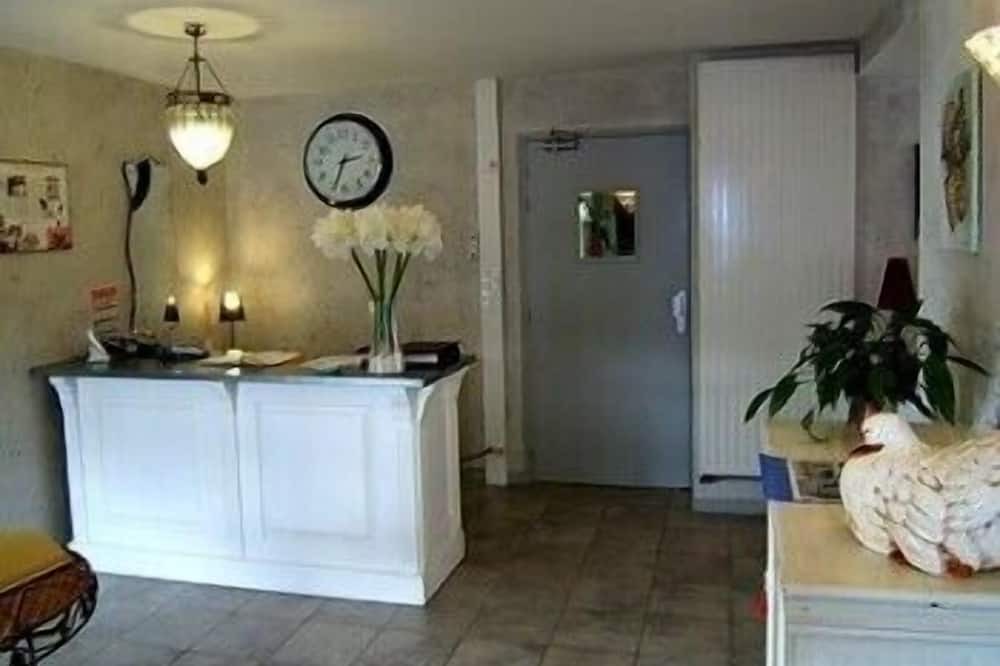 Photo of Others in Saint-Amour