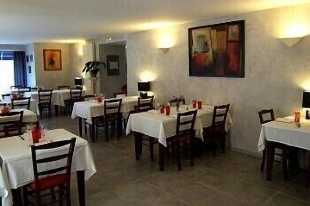 Photo of Others in Saint-Amour