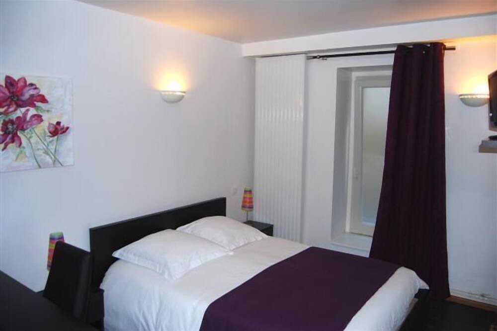 Photo of Bedroom in Saint-Amour