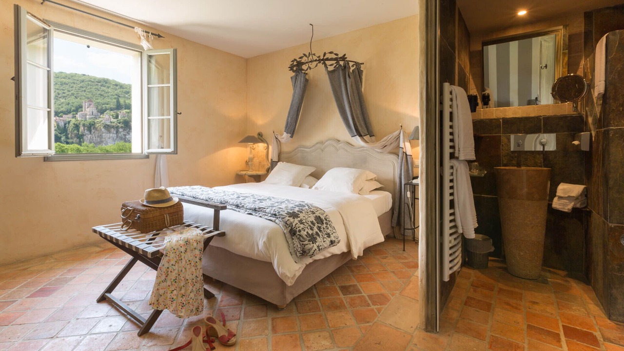 Photo of Bedroom in Tour-de-Faure