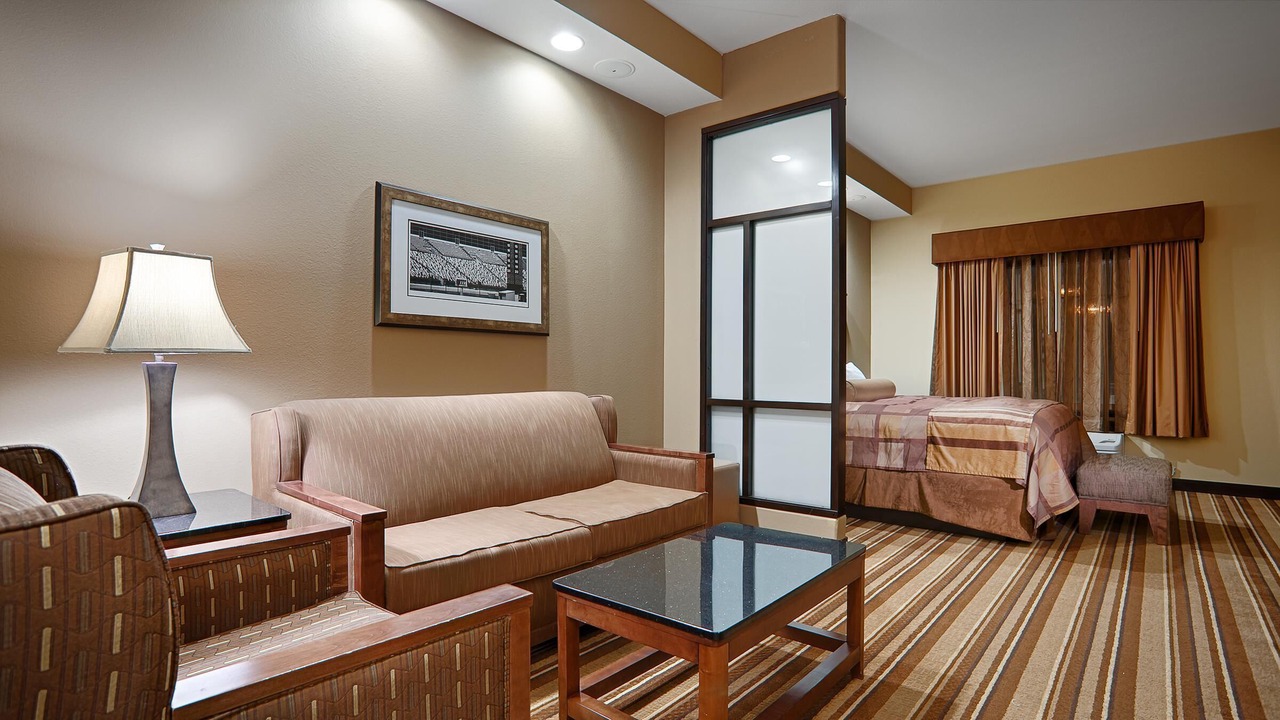 Photo of Bedroom in I-435 West KC-KS