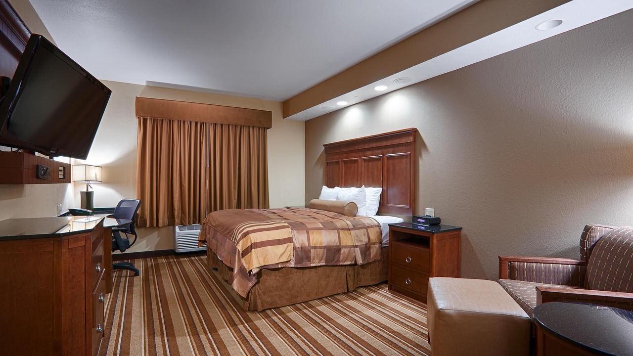 Photo of Bedroom in I-435 West KC-KS