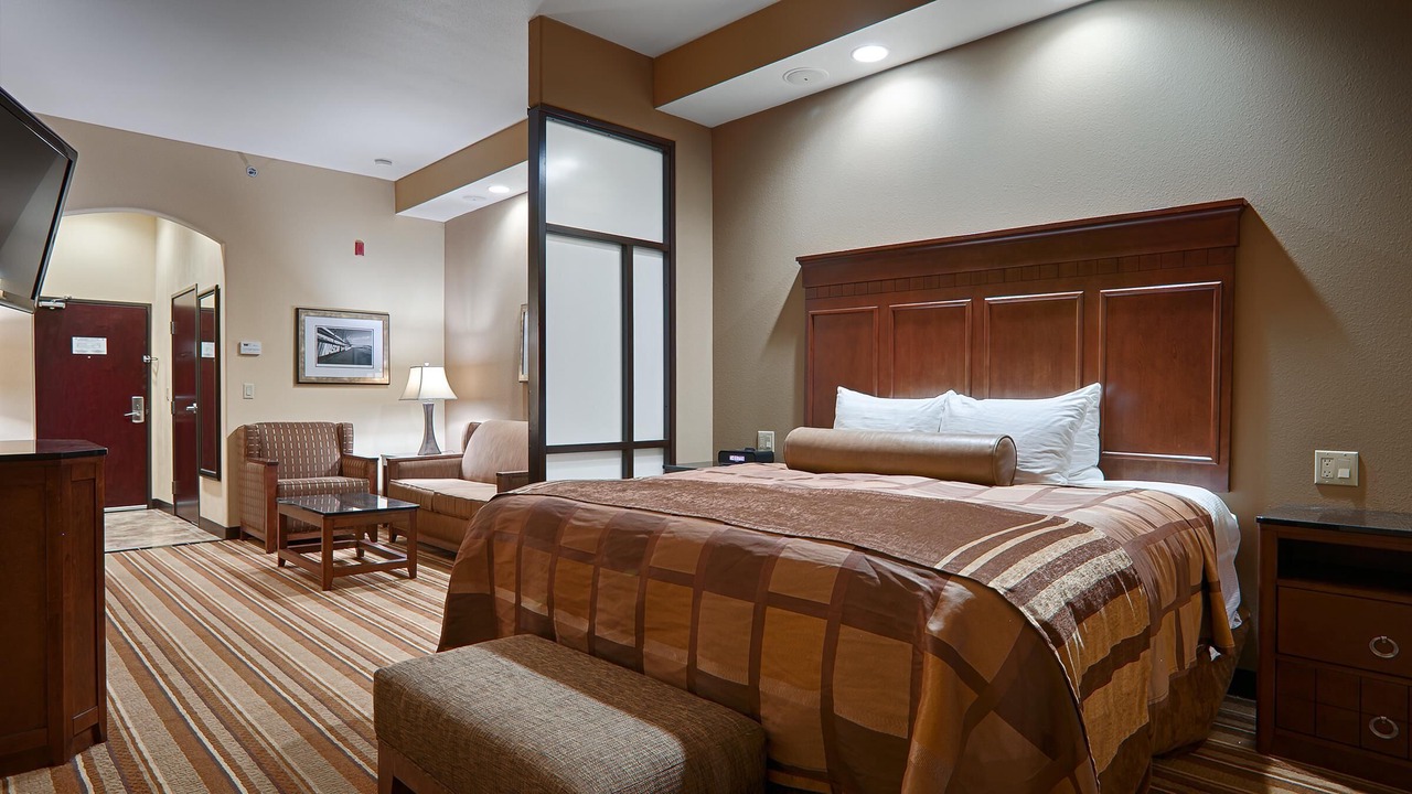 Photo of Bedroom in I-435 West KC-KS