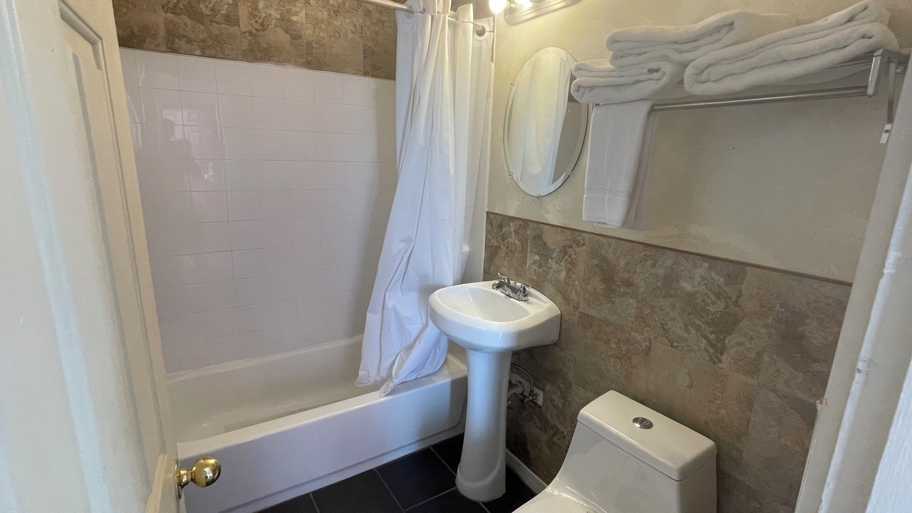 Photo of Bathroom in Moses Lake