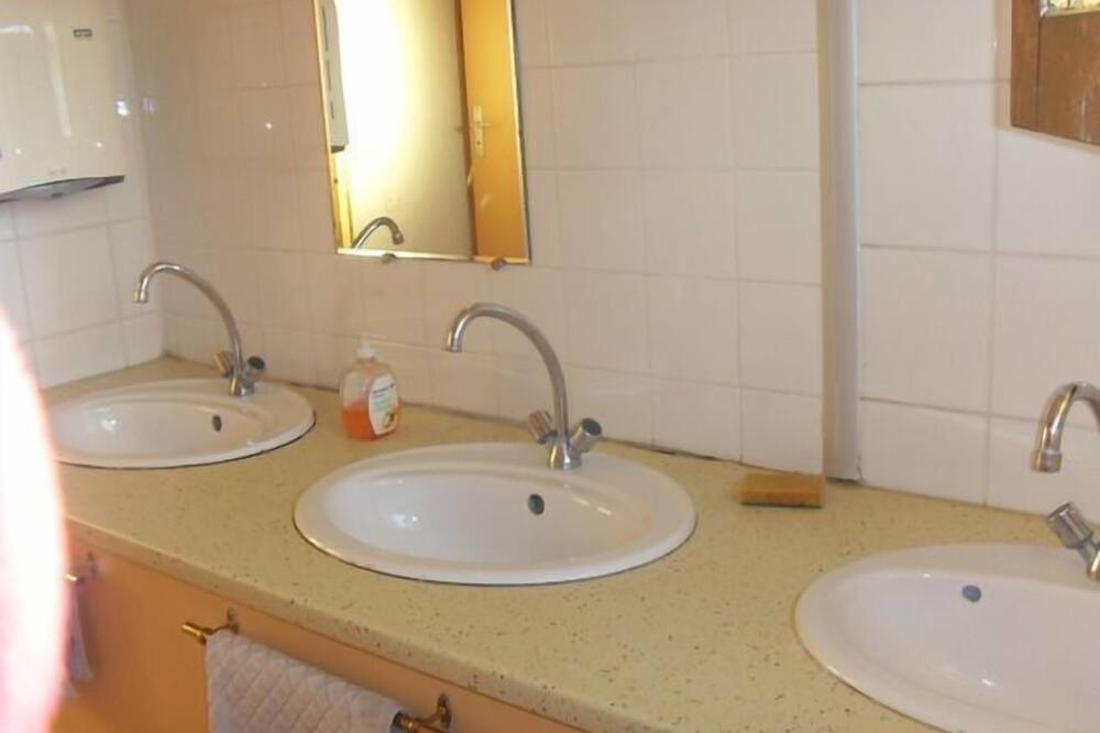 Photo of Bathroom in Reaumont