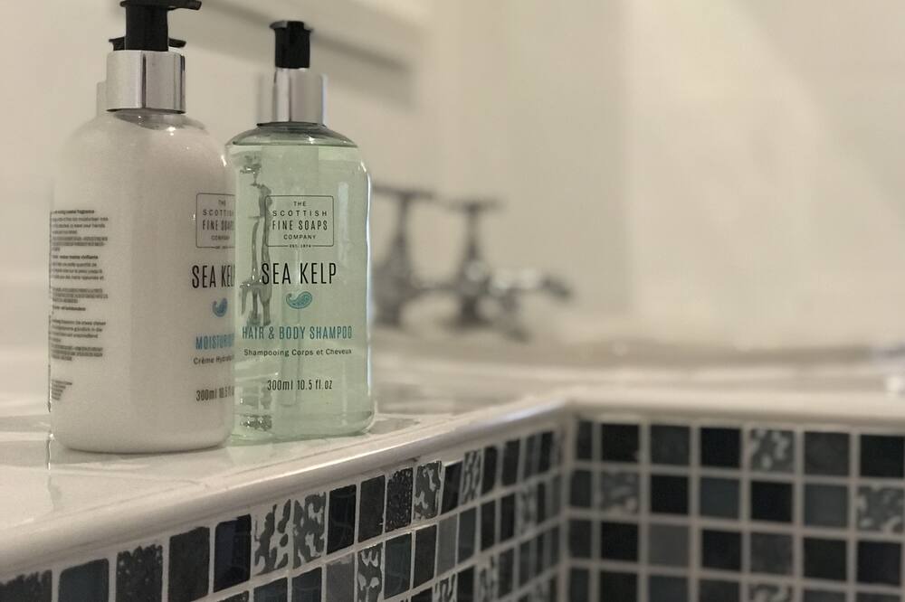 Photo of Bathroom in Pendoggett