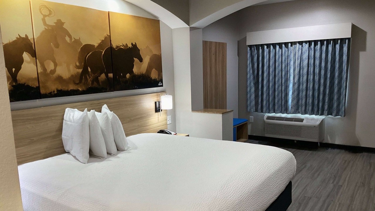 Photo of Bedroom in Humble