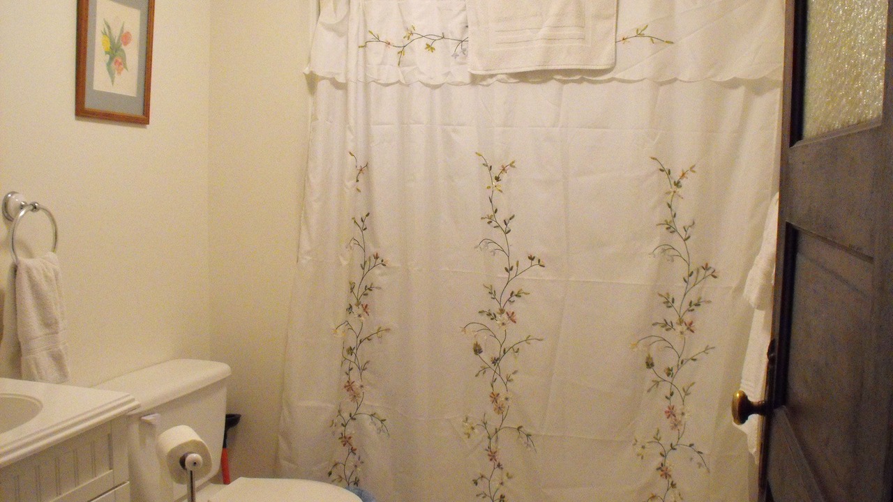 Photo of Bathroom in Rising Sun