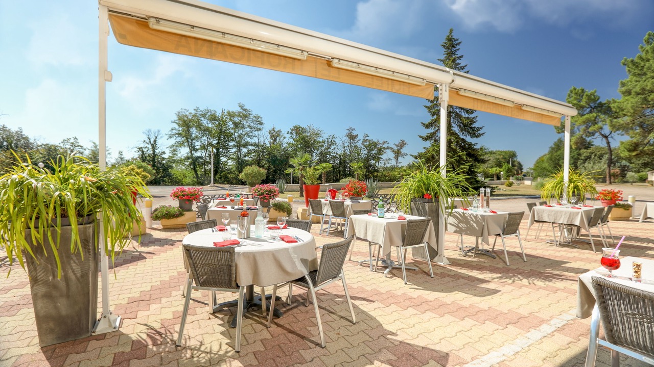 Photo of Others in Douville