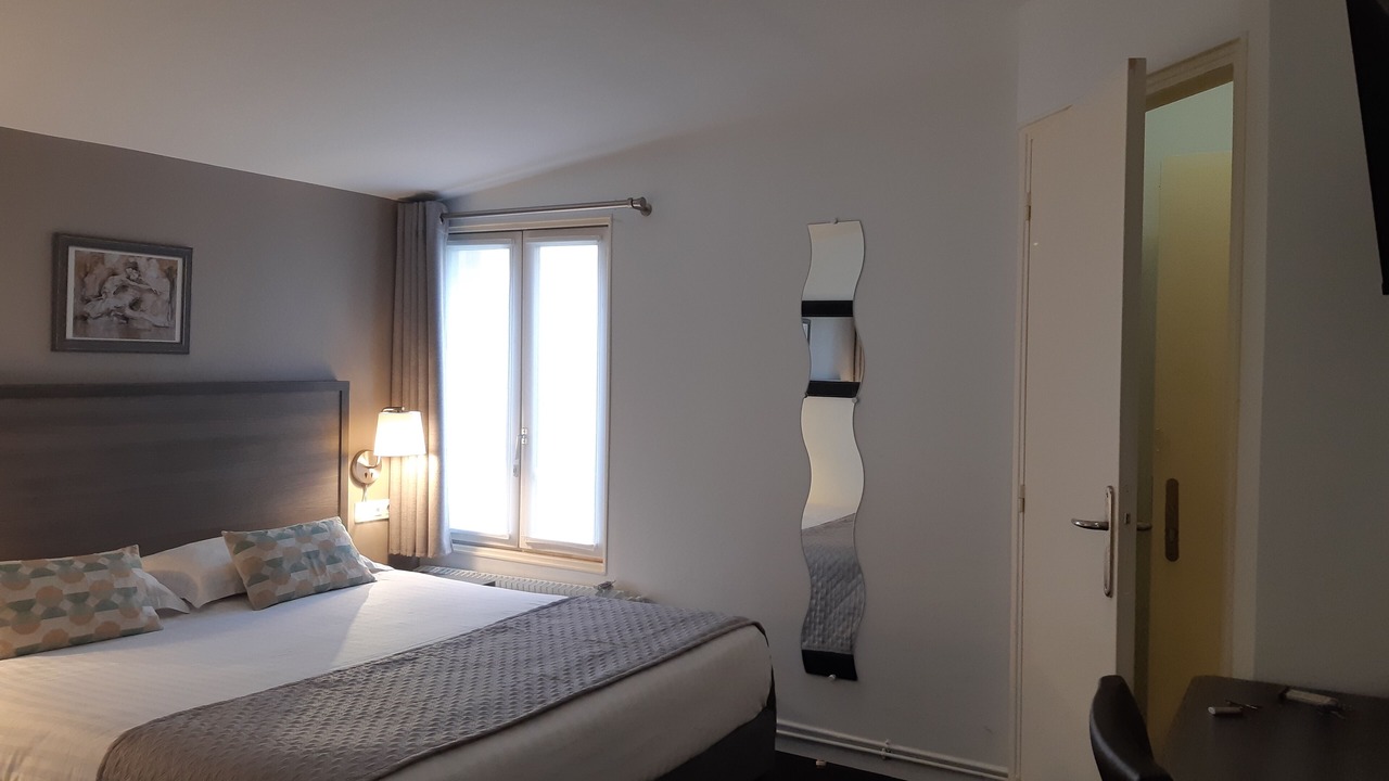 Photo of Bedroom in Saint-Cyr-l'Ecole