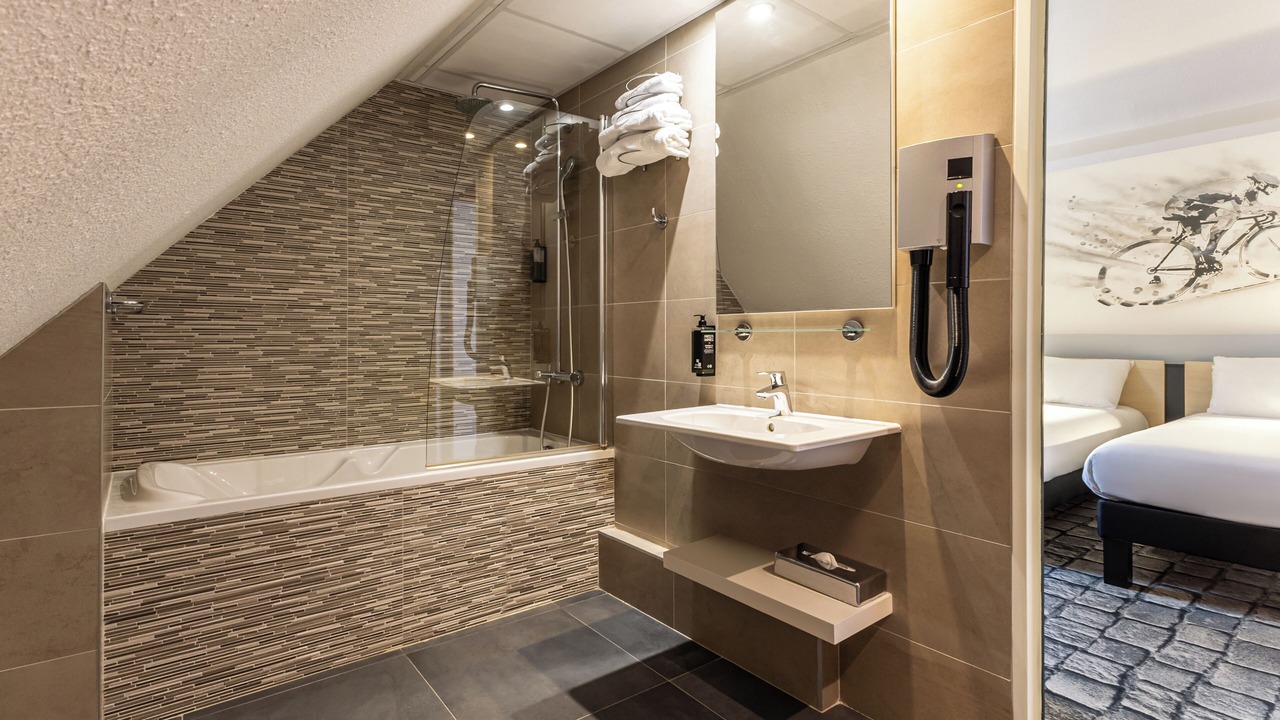Photo of Bathroom in Cousinerie