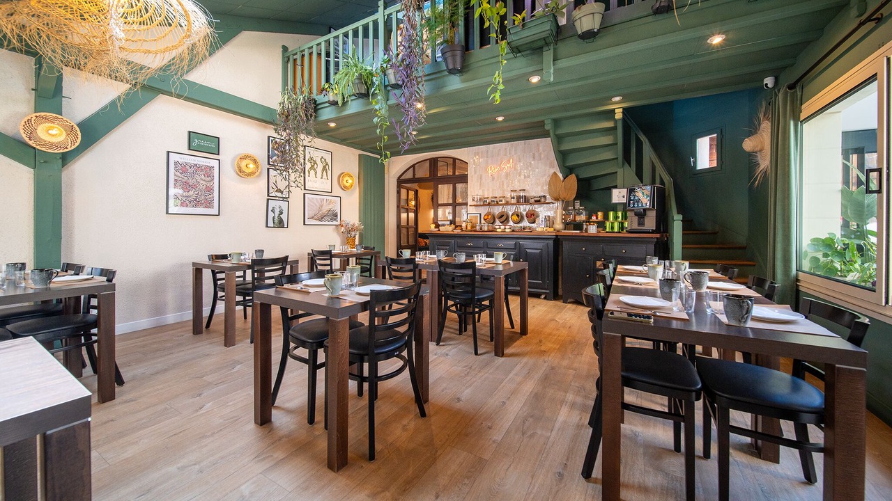 Photo of Others in Chinon