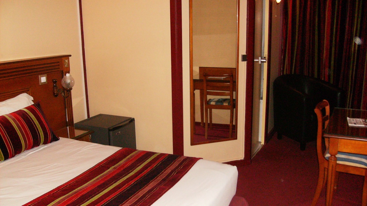 Photo of Bedroom in Mantes-la-Jolie