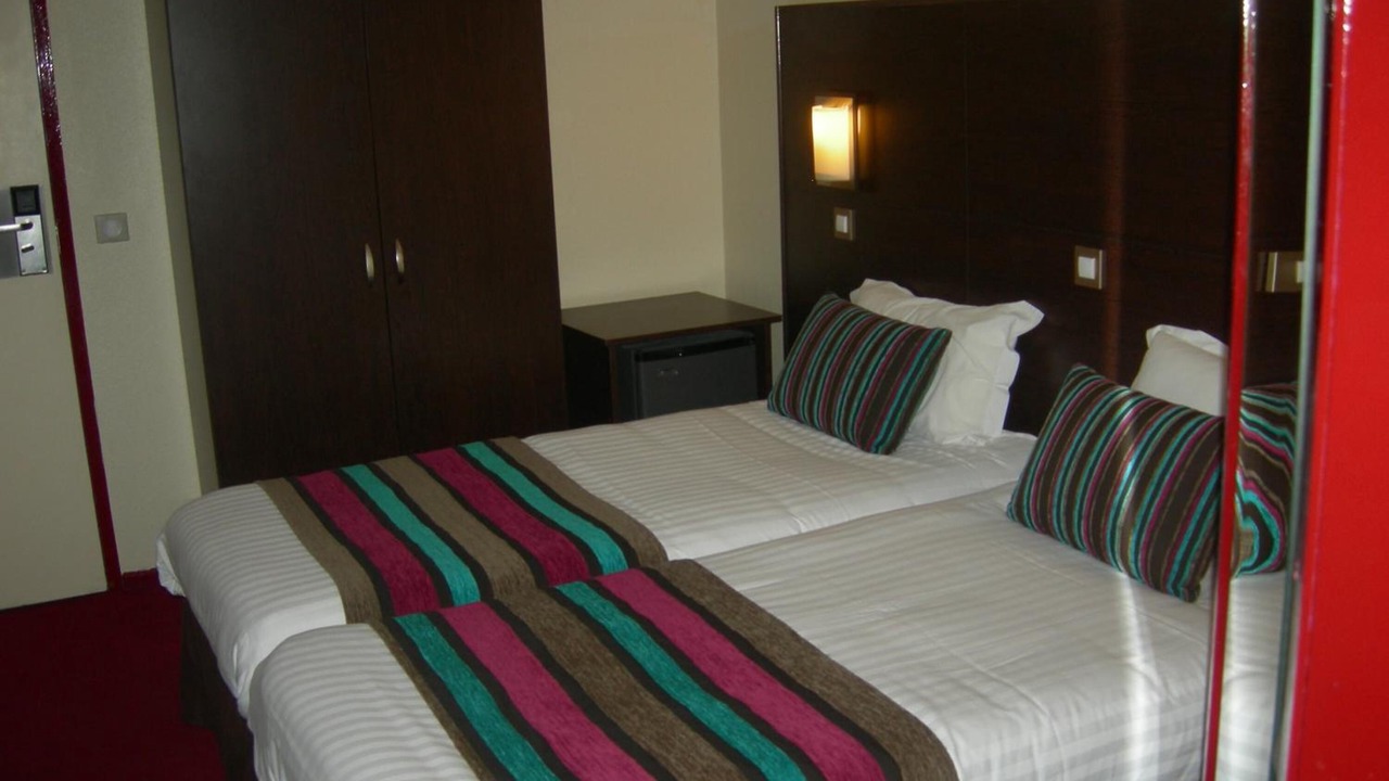 Photo of Bedroom in Mantes-la-Jolie