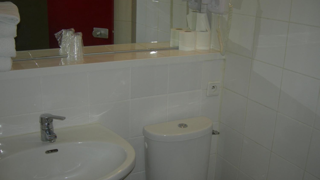 Photo of Bathroom in Mantes-la-Jolie