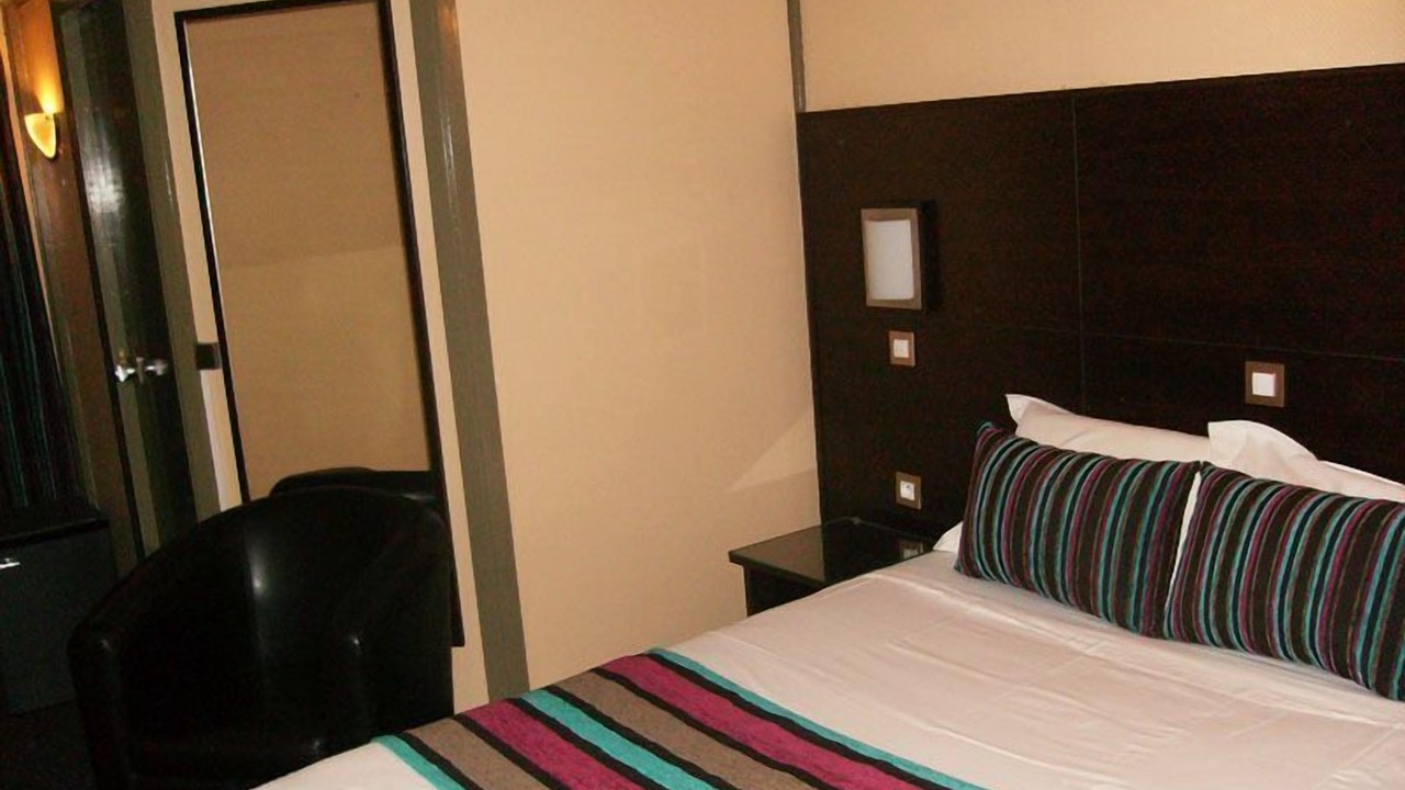 Photo of Bedroom in Mantes-la-Jolie