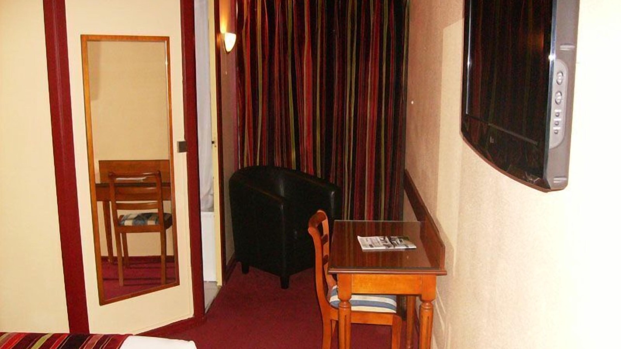 Photo of Bedroom in Mantes-la-Jolie