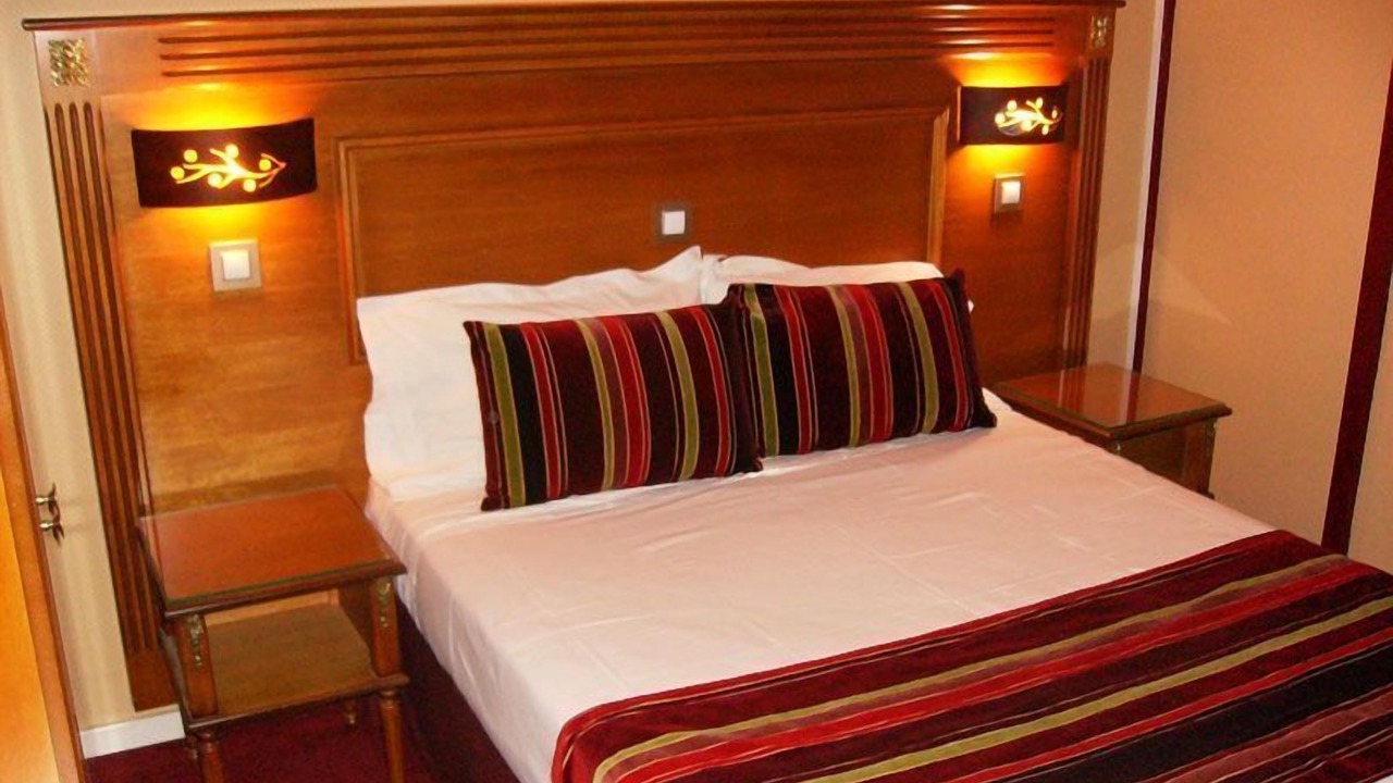 Photo of Bedroom in Mantes-la-Jolie