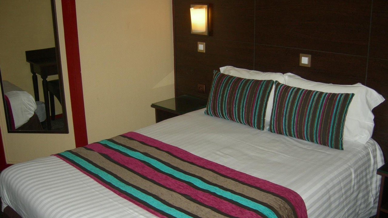 Photo of Bedroom in Mantes-la-Jolie