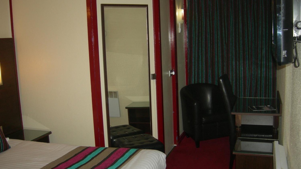 Photo of Bedroom in Mantes-la-Jolie