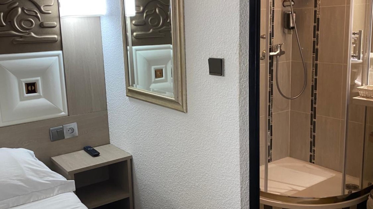 Photo of Others in Epone