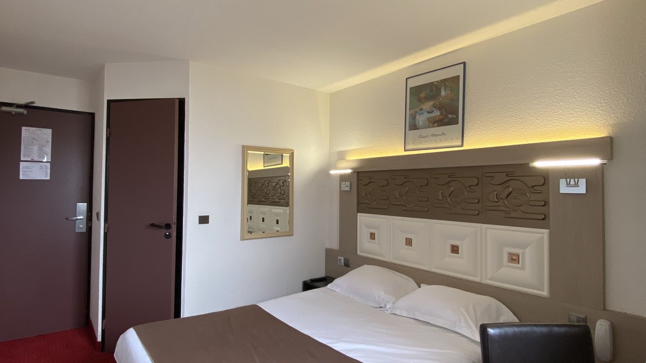 Photo of Others in Epone