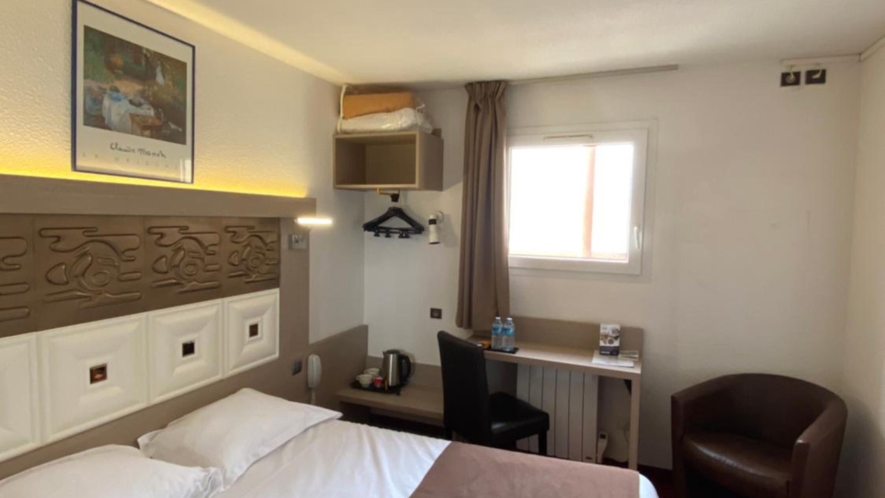 Photo of Others in Epone