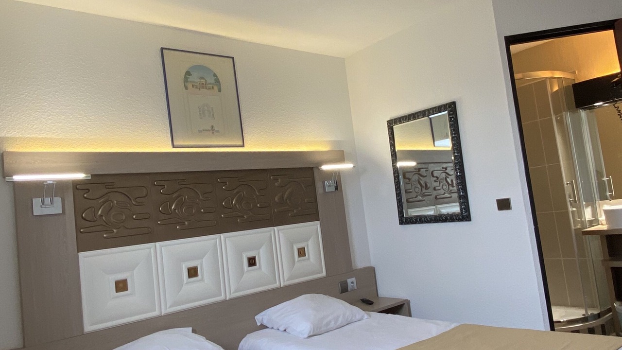 Photo of Others in Epone